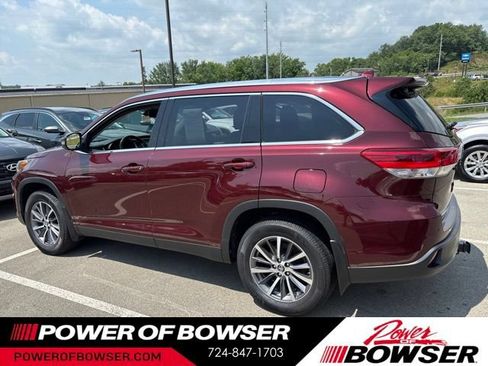 Used 2019 Toyota Highlander XLE AWD/4WD image 3