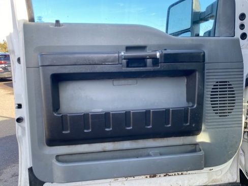 Used 2015 Ford F250 XL w/ Power Equipment Group image 5