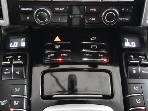 Used 2016 Porsche Cayenne AWD/4WD image 22