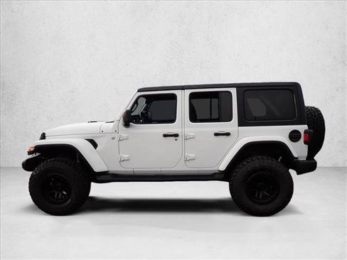Used 2020 Jeep Wrangler Unlimited Sahara w/ Cold Weather Group AWD/4WD image 2