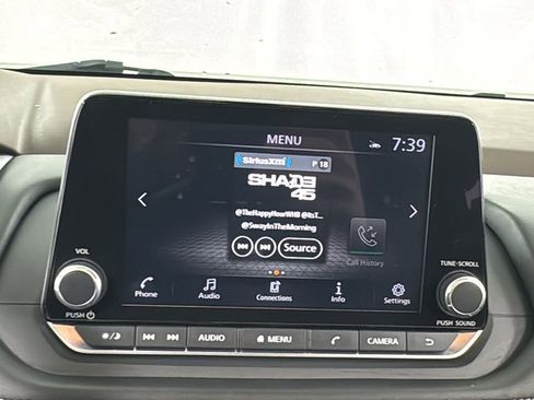 Used 2023 Nissan Rogue SV w/ SV Premium B Package image 25