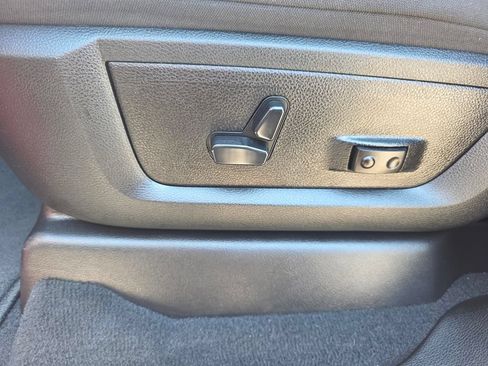 Used 2026 RAM 2500 Big Horn AWD/4WD image 23