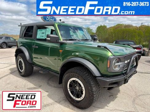 Used 2022 Ford Bronco Badlands AWD/4WD image 1