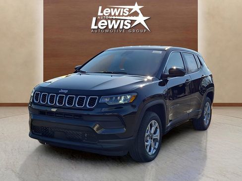Used 2025 Jeep Compass Sport image 2
