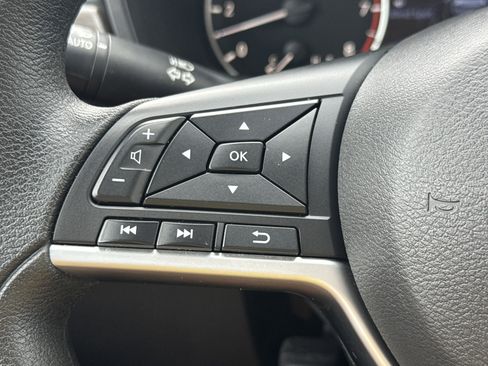 Used 2024 Nissan Altima 2.5 SV FWD image 16