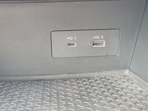Used 2024 Nissan Pathfinder SV FWD image 30