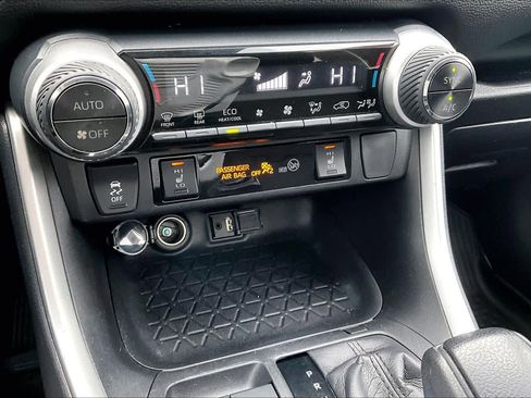 Used 2019 Toyota RAV4 XLE w/ Convenience Package image 35