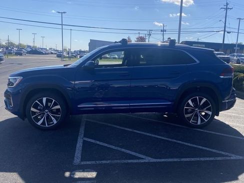 New 2026 Volkswagen Atlas Cross Sport SEL Premium R-Line AWD/4WD image 4