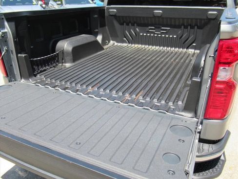 Used 2024 Chevrolet Silverado 1500 LT AWD/4WD image 29