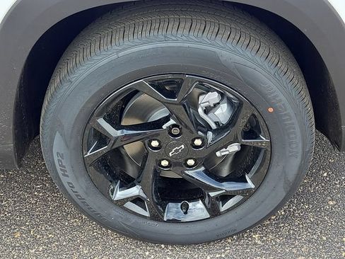 New 2026 Chevrolet Trax LT w/ Midnight Edition FWD image 6