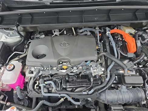 Certified 2024 Toyota Highlander XLE image 32