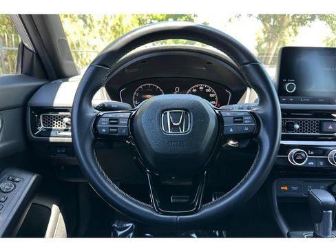 Used 2025 Honda Civic Sport image 32