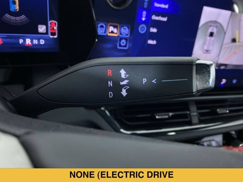 Certified 2024 Chevrolet Equinox EV RS AWD/4WD image 7