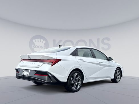 Certified 2025 Hyundai Elantra Limited image 7