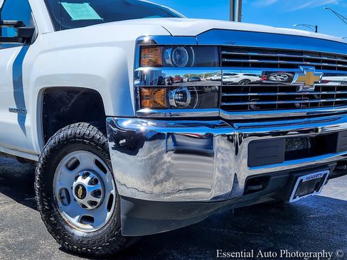 Used 2015 Chevrolet Silverado 2500 W/T w/ WT Convenience Package AWD/4WD image 2