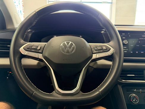 Used 2022 Volkswagen Taos SE w/ Panoramic Sunroof Package image 41