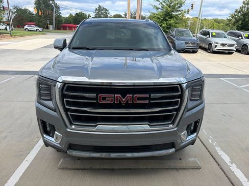 Used 2024 GMC Yukon SLT w/ SLT Luxury Package RWD image 2