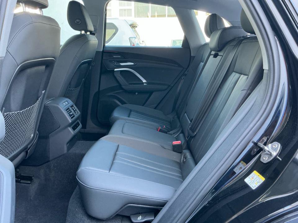 Used 2025 Audi Q5 Premium Plus w/ Premium Plus AWD/4WD image 29