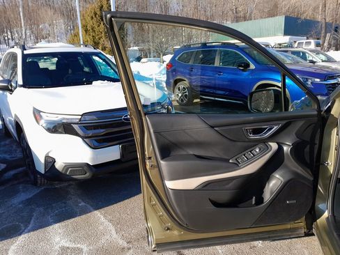 Used 2024 Subaru Forester Limited image 10