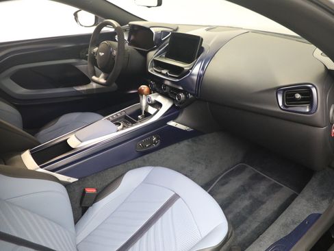 Used 2024 Aston Martin Valour RWD image 18