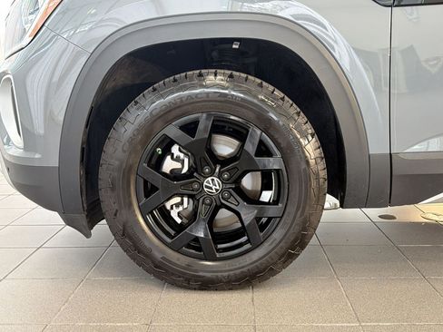 Used 2024 Volkswagen Atlas Peak Edition SEL AWD/4WD image 13