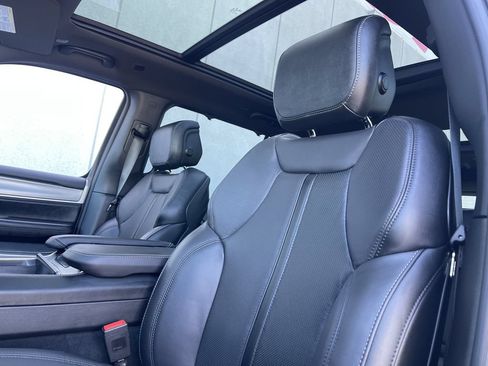 New 2026 Jeep Grand Cherokee Limited w/ Limited Altitude Package AWD/4WD image 19