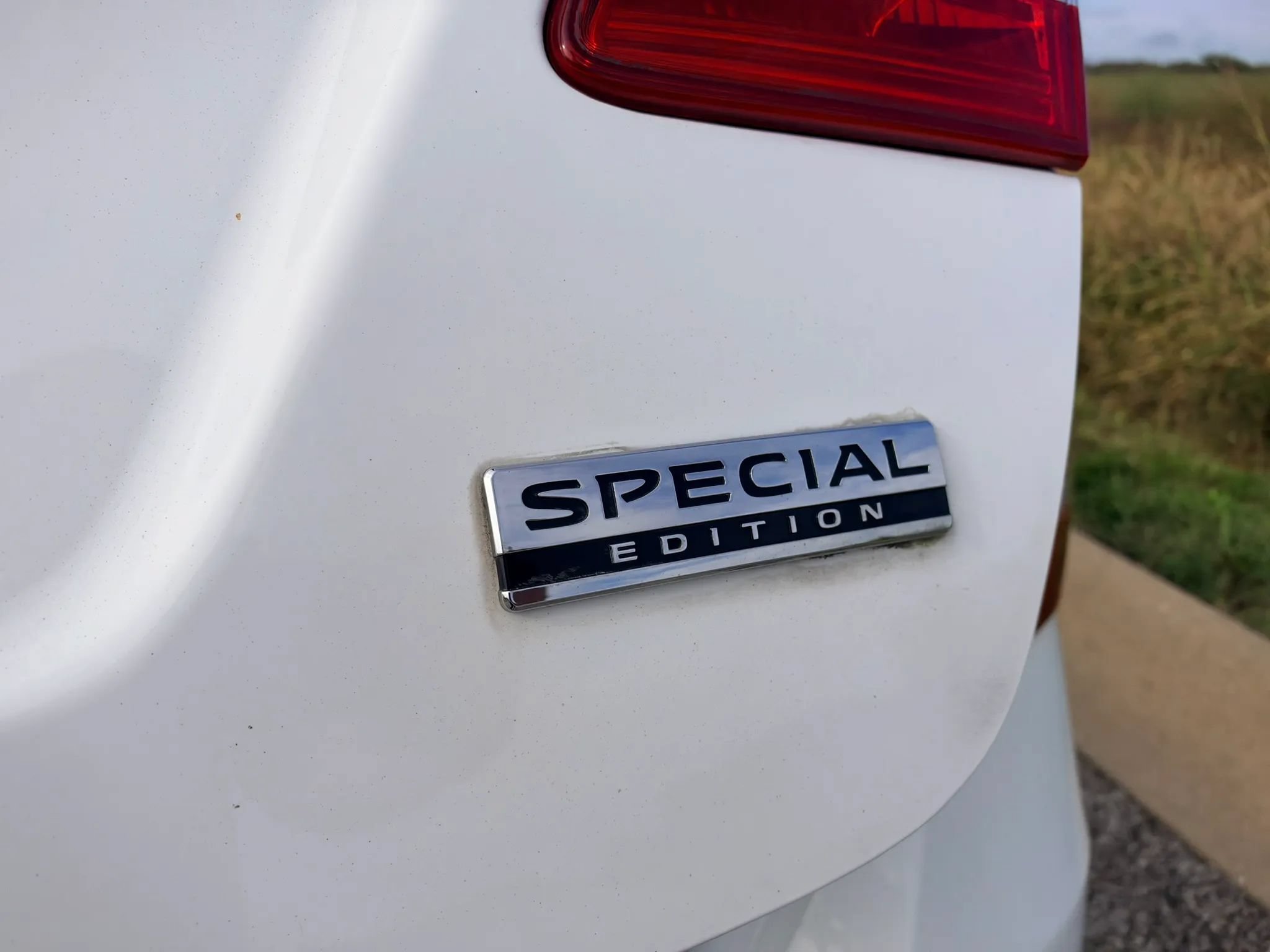 Used 2019 Nissan Sentra SV w/ Special Edition Package FWD image 9