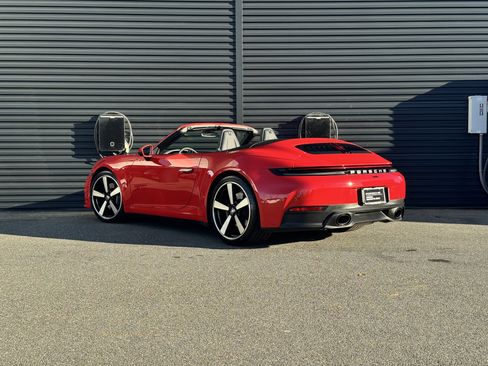 Certified 2025 Porsche 911 Carrera T RWD image 3