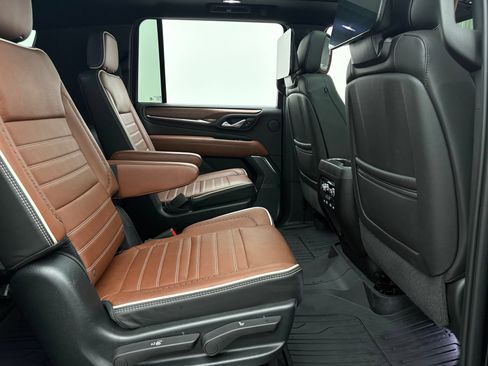 Used 2023 GMC Yukon XL Denali Ultimate w/ LPO, Floor Liner Package AWD/4WD image 51
