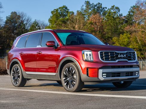 Used 2023 Kia Telluride SX Prestige image 2