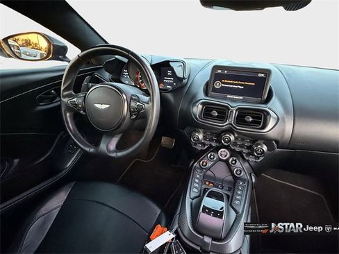 Used 2019 Aston Martin V8 Vantage Base image 19