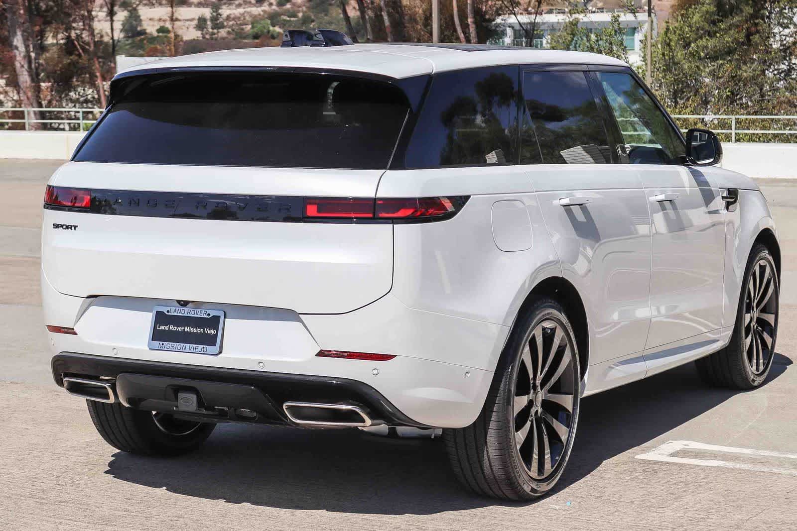New 2026 Land Rover Range Rover Sport Dynamic SE AWD/4WD image 6