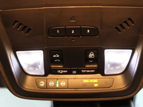 Used 2019 Cadillac XT4 Premium Luxury AWD/4WD image 30