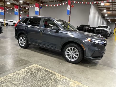 Used 2025 Honda CR-V EX image 7