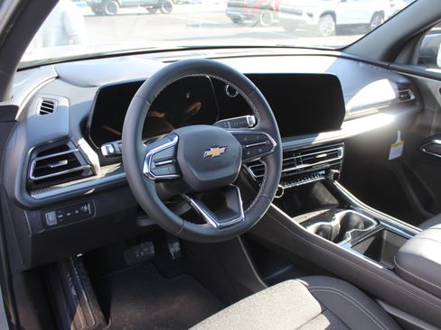 New 2026 Chevrolet Traverse LT w/ Sun and Wheel Package image 11