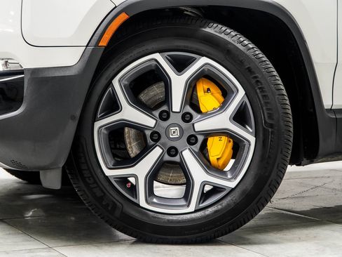 Used 2022 Rivian R1T Adventure image 6