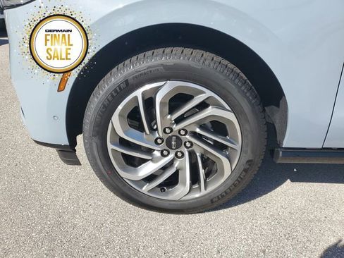 New 2025 Lincoln Navigator Reserve image 10