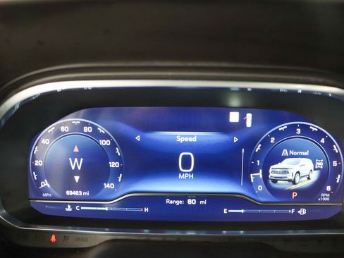 Used 2022 Chevrolet Tahoe Z71 w/ Luxury Package image 16