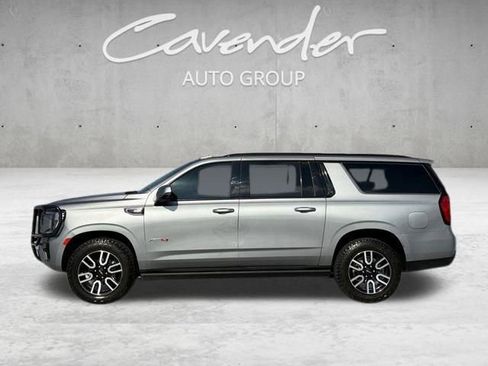 Used 2023 GMC Yukon XL AT4 w/ Technology Package AWD/4WD image 13