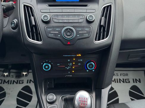 Used 2017 Ford Focus ST image 45