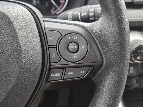 Used 2025 Toyota RAV4 XLE w/ Convenience Package image 29