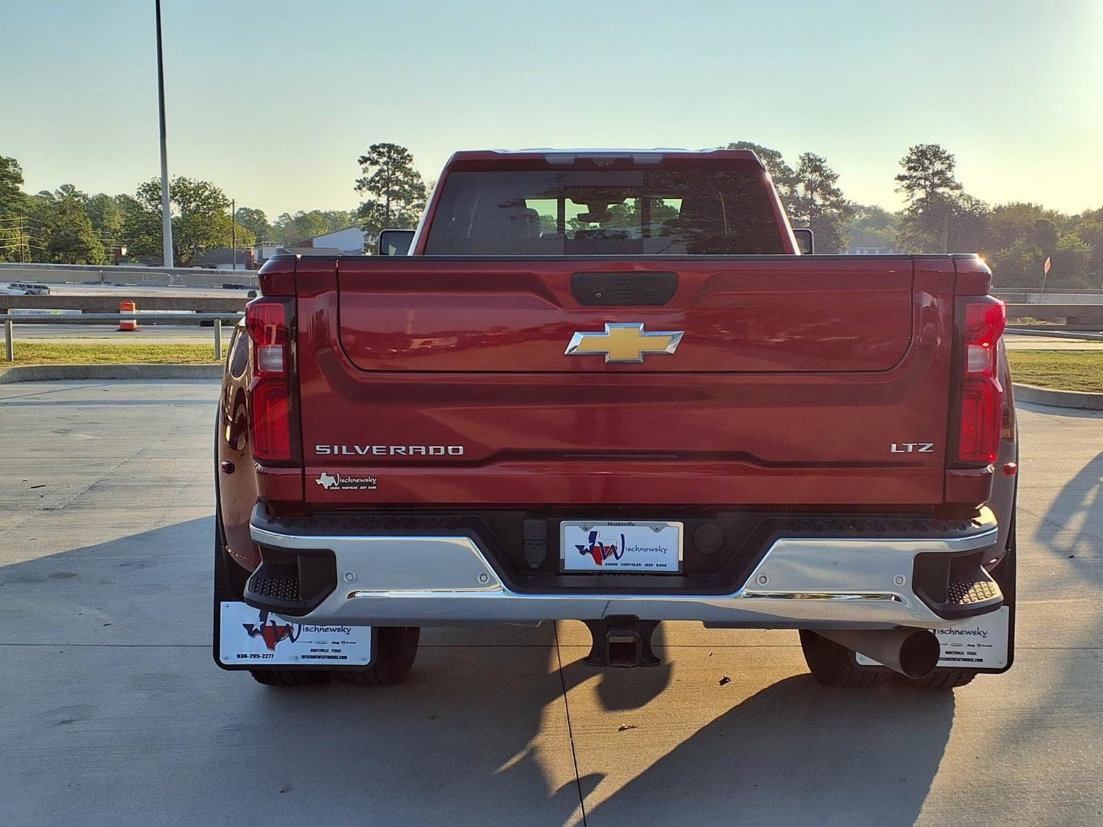 Used 2022 Chevrolet Silverado 3500 LTZ w/ LTZ Texas Edition AWD/4WD image 7