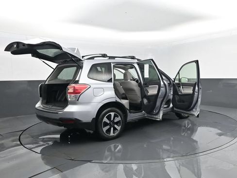Used 2018 Subaru Forester 2.5i Premium AWD/4WD image 30