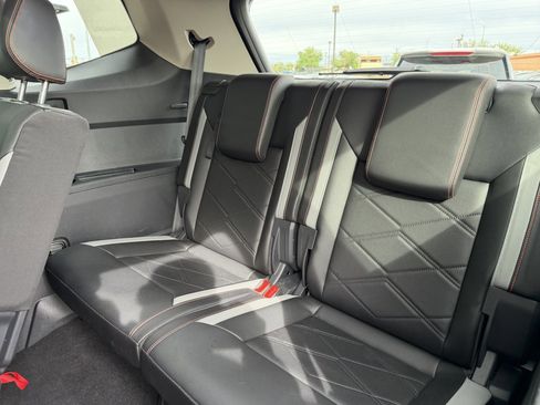 Used 2024 Volkswagen Atlas Peak Edition SEL image 39