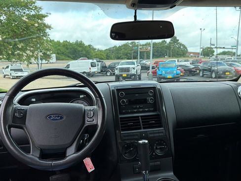 Used 2010 Ford Explorer Sport Trac XLT RWD image 18