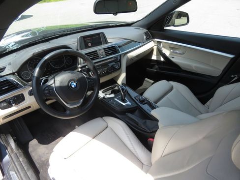 Used 2019 BMW 330i Gran Turismo xDrive w/ Convenience Package AWD/4WD image 11