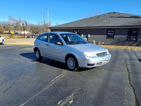 Used 2006 Ford Focus SE image 1