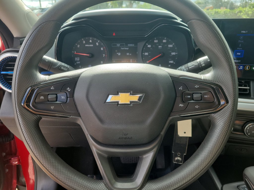 Used 2026 Chevrolet Trax LS FWD image 17
