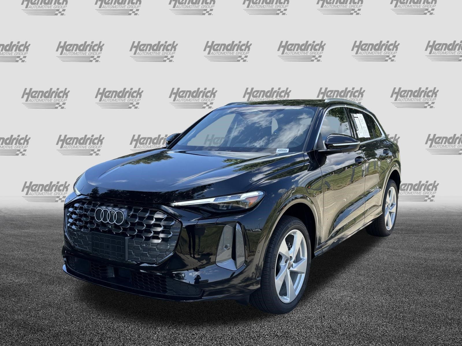 Certified 2025 Audi Q5 Premium AWD/4WD image 5