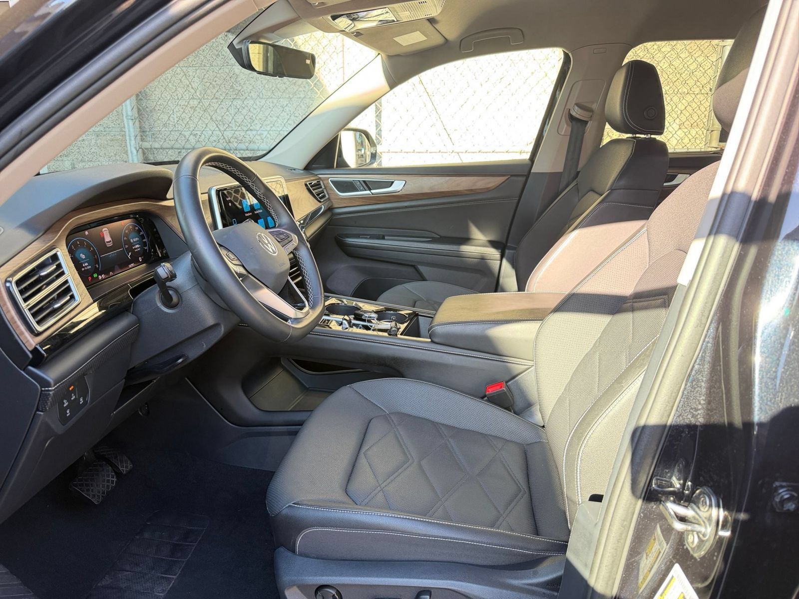 Used 2026 Volkswagen Atlas SE FWD image 28